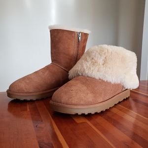 Women's 9 Kirkland Sheepskin shearling Boots